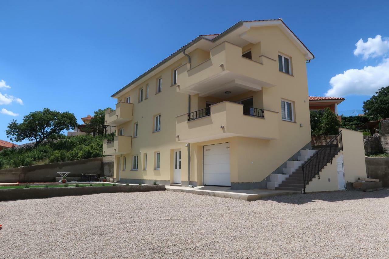 Apartmani Marin Vrbnik Zewnętrze zdjęcie