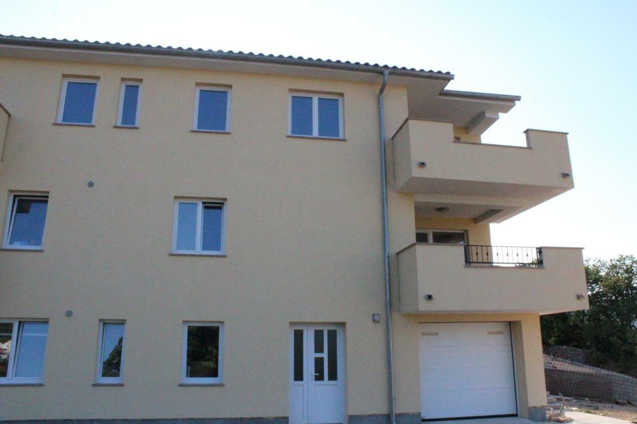Apartmani Marin Vrbnik Zewnętrze zdjęcie